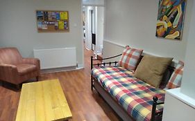 8A Kenilworth Road